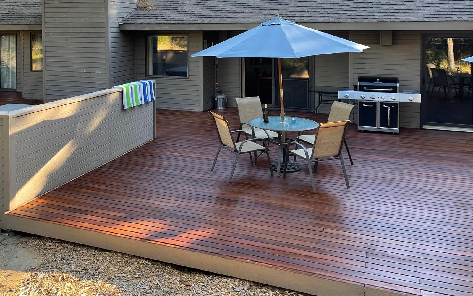 Ipe Decking Patio with Stairs