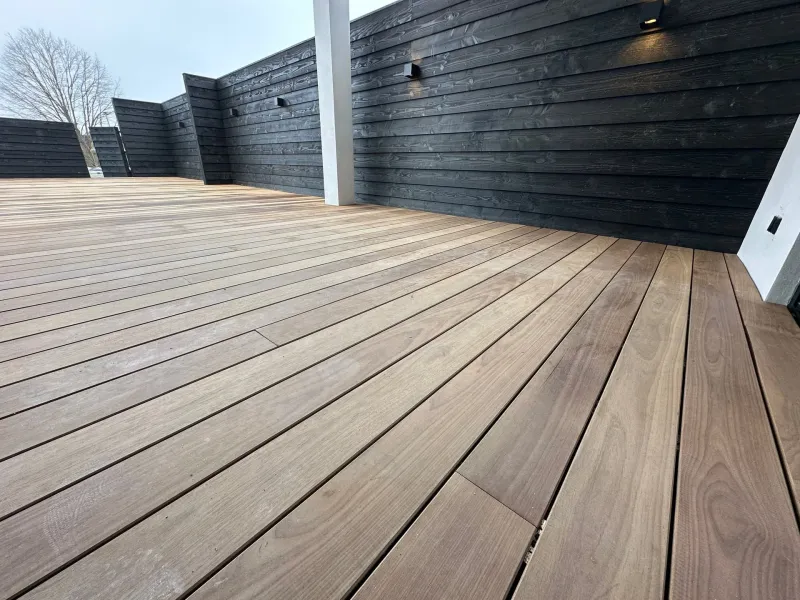 DuraTau patio decking