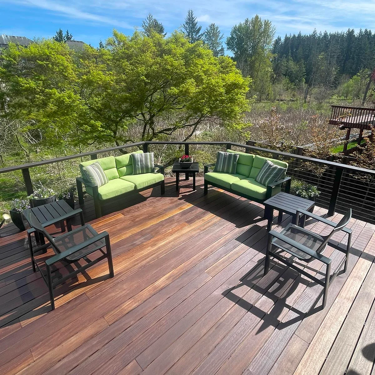 Red Balau 5/4x6 Pre-Grooved Decking with ExoShield Natural & Black Walnut Blend