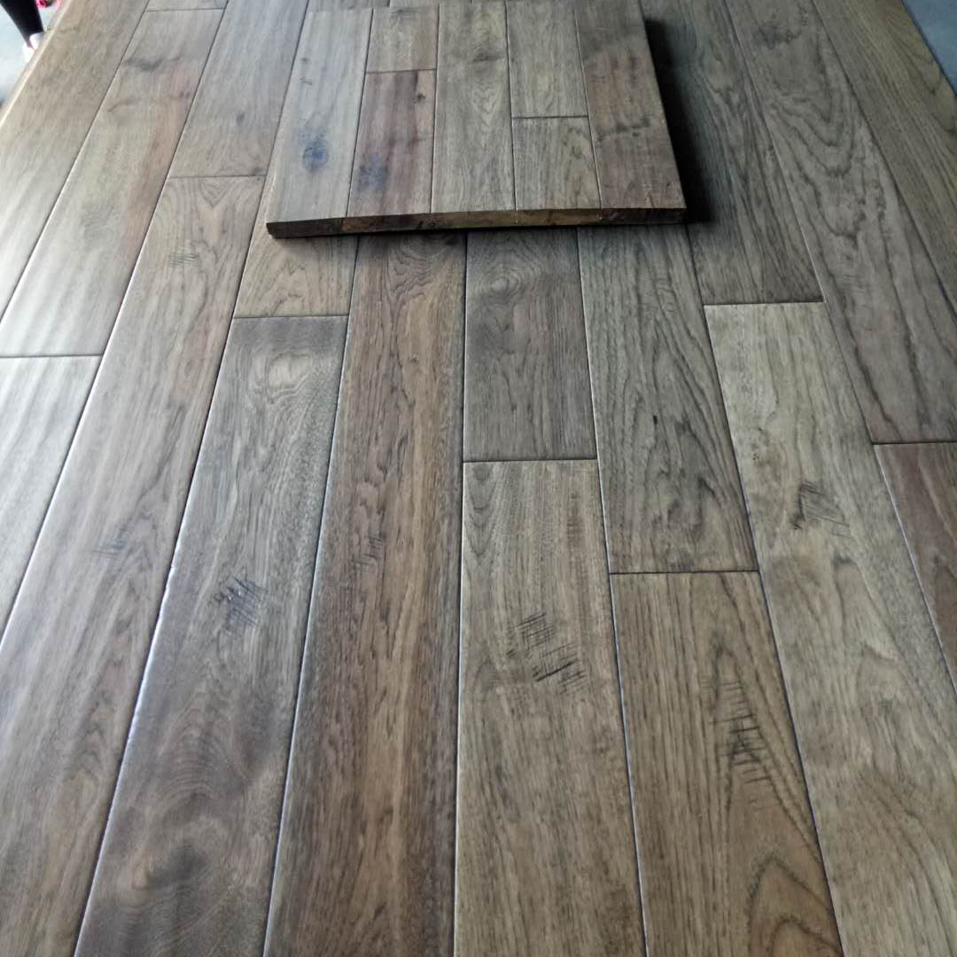 Hickory Asher Gray Hardwood Flooring Handscraped ABCD 4.9"