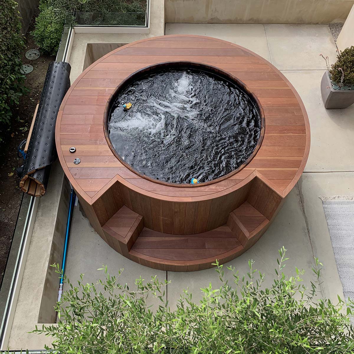 South Pacific Redwood Hot Tub