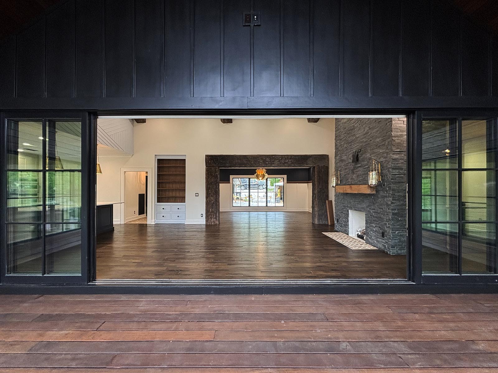 Reclaimed Hardwood used in Alabama Home by Oakley Homes LLC